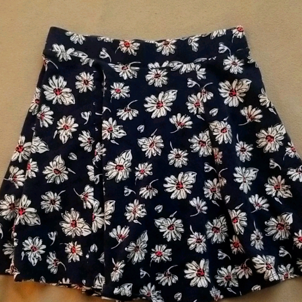 Skirt - Picture 2 of 2